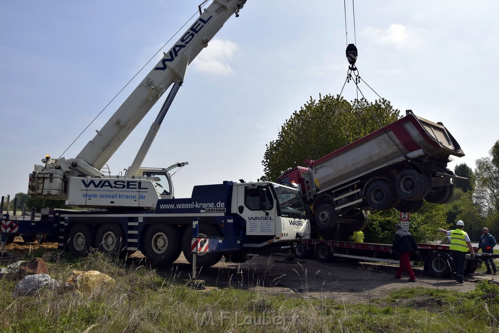 Schwerer VU LKW Zug Bergheim Kenten Koelnerstr P551.JPG - Miklos Laubert